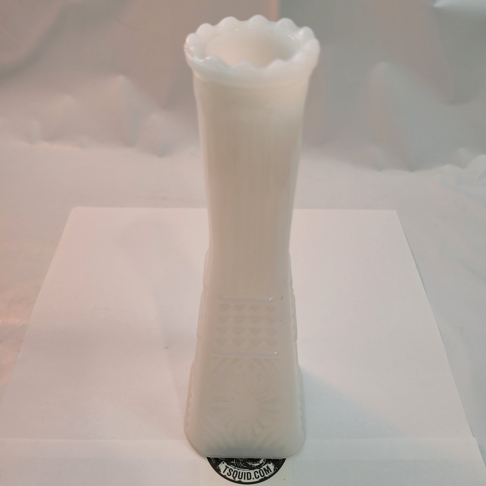 EO Brody Milk Glass Bud Vase M-2000 Sunburst Hobnail White 9 Inch‎ Vintage Decor